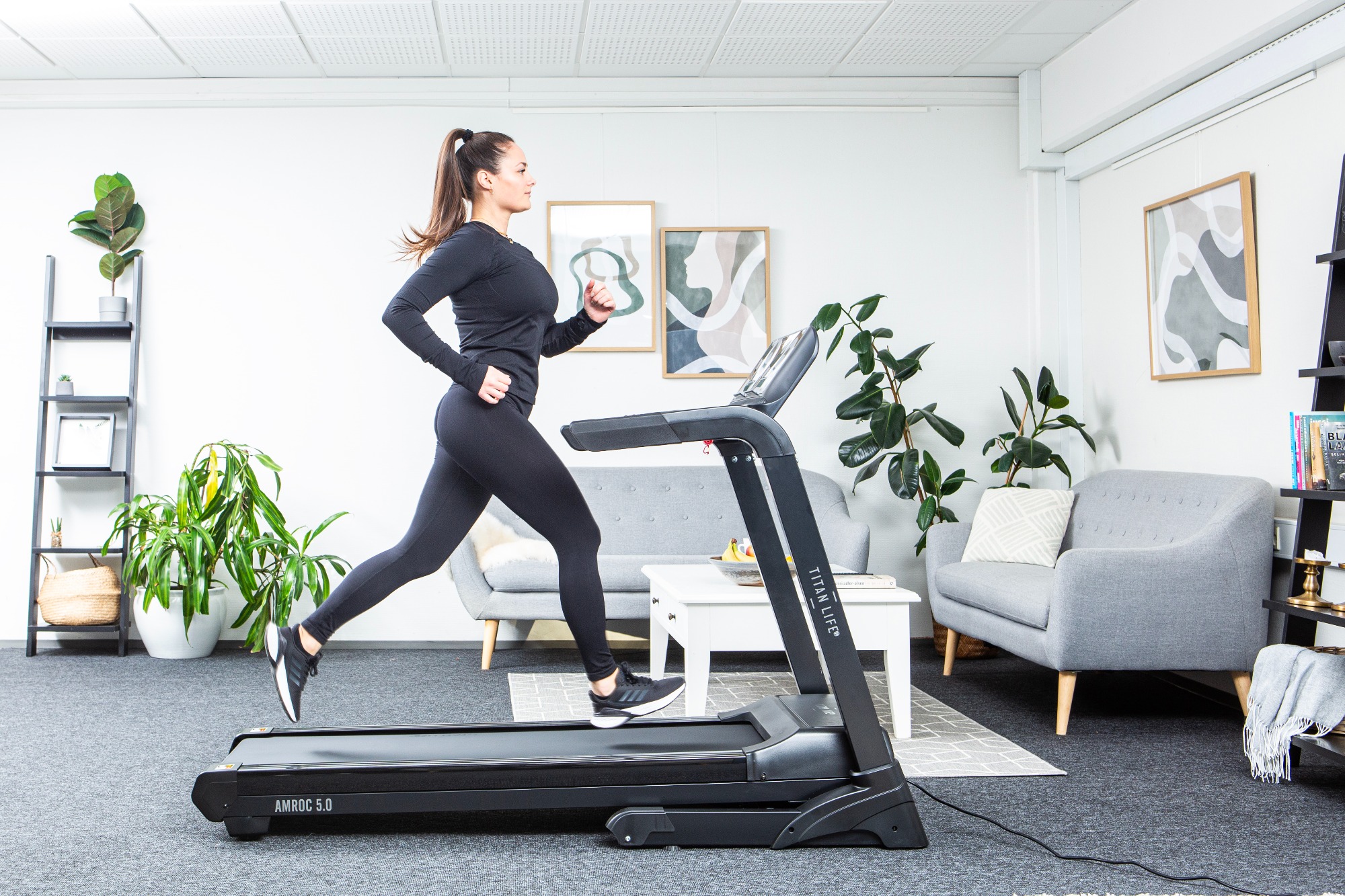 Demo - TITAN LIFE Treadmill Amroc 5.0