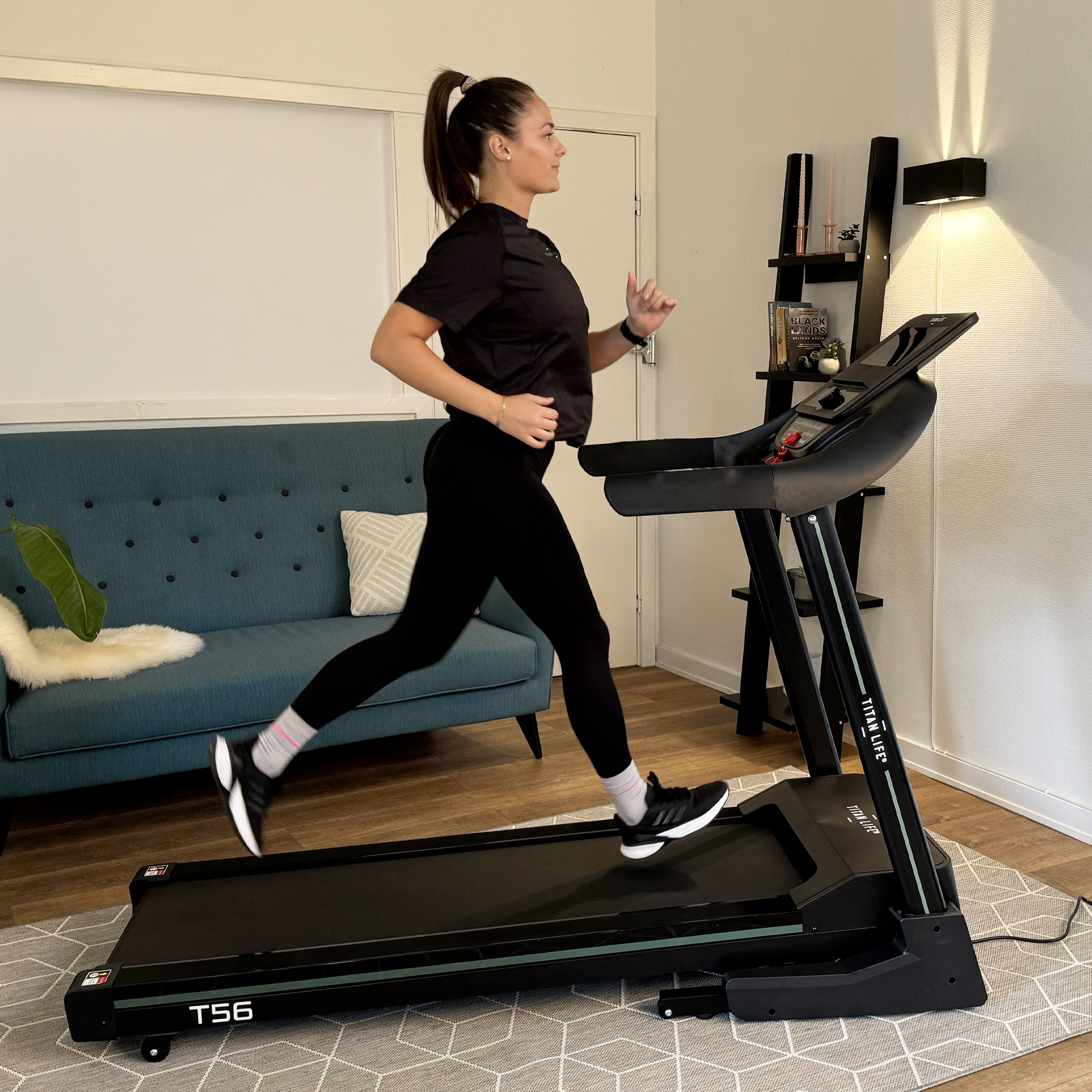 Demo - TITAN LIFE Treadmill T56 