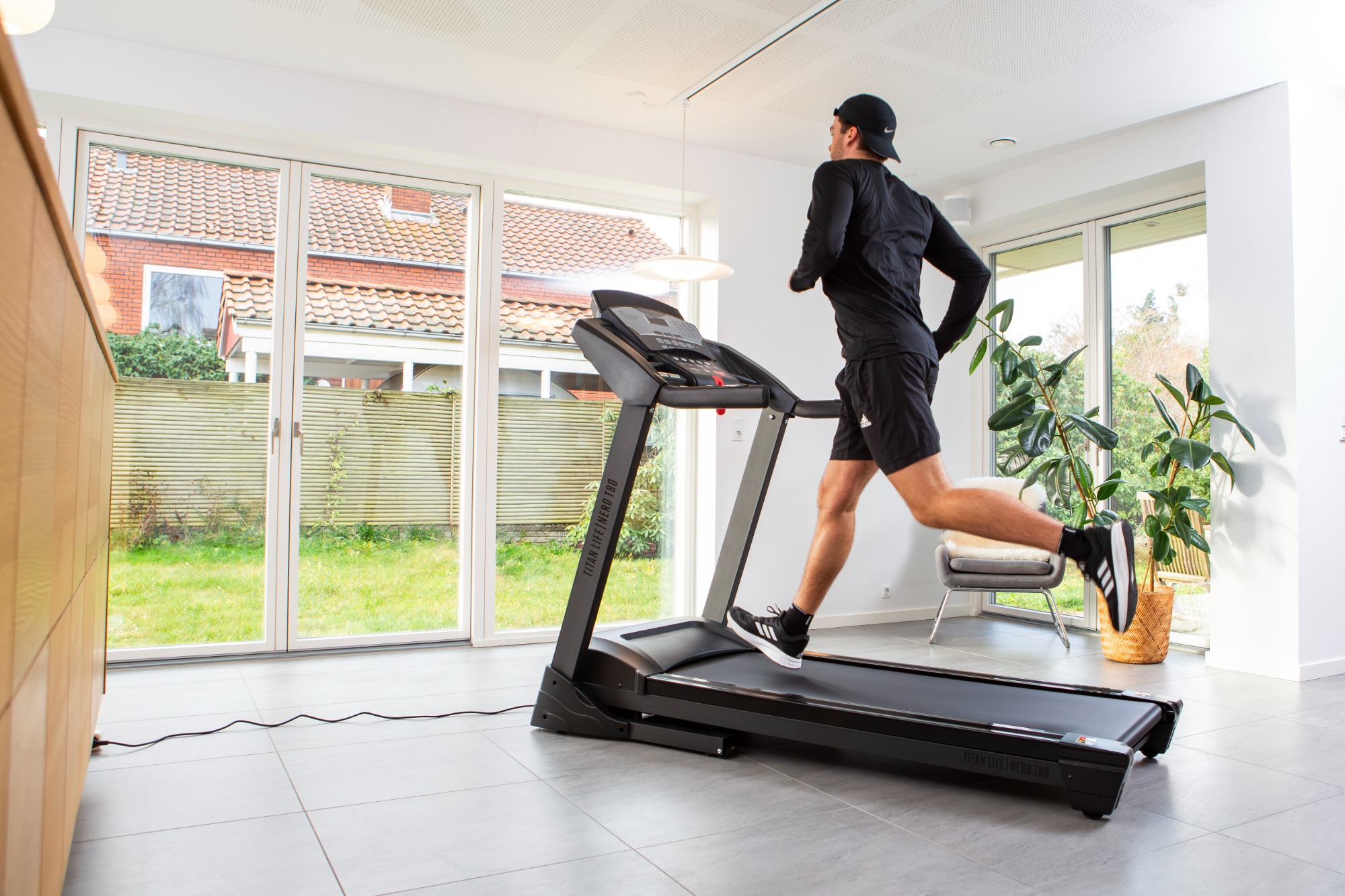 Demo - TITAN LIFE Treadmill Nero T80