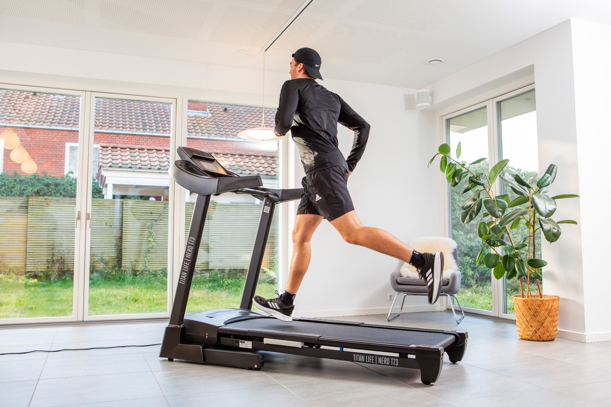 Demo - TITAN LIFE Nero T73 Treadmill