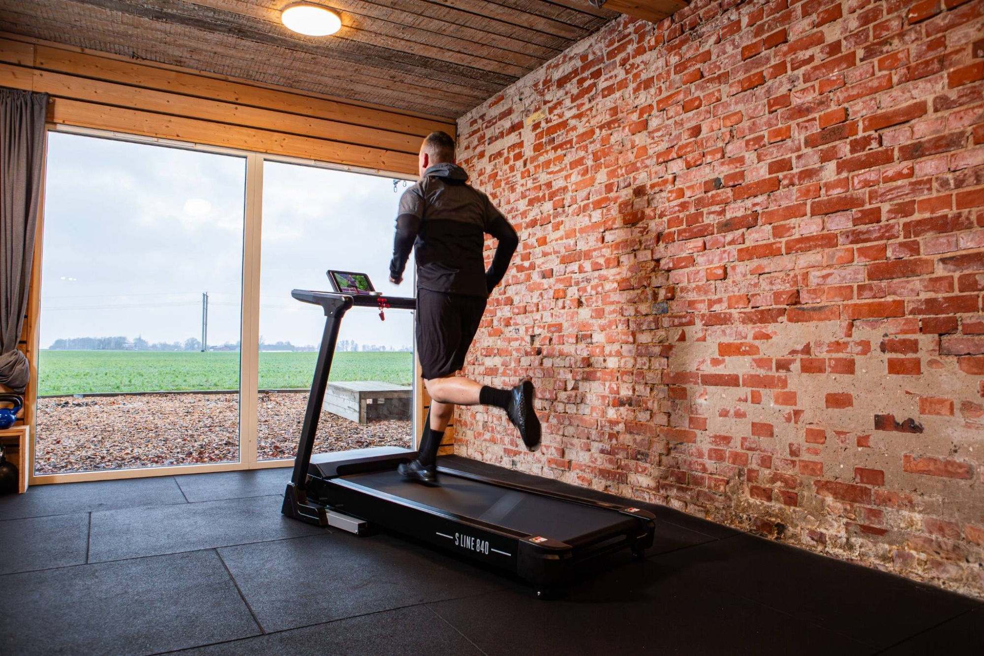 Demo - TITAN LIFE S Line 840 Treadmill 