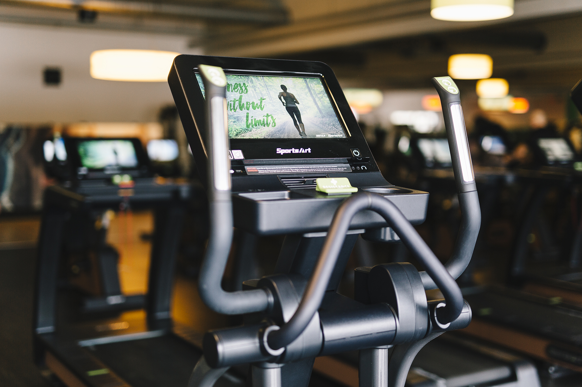 Sportsart E876 Senza 16 Elliptical 