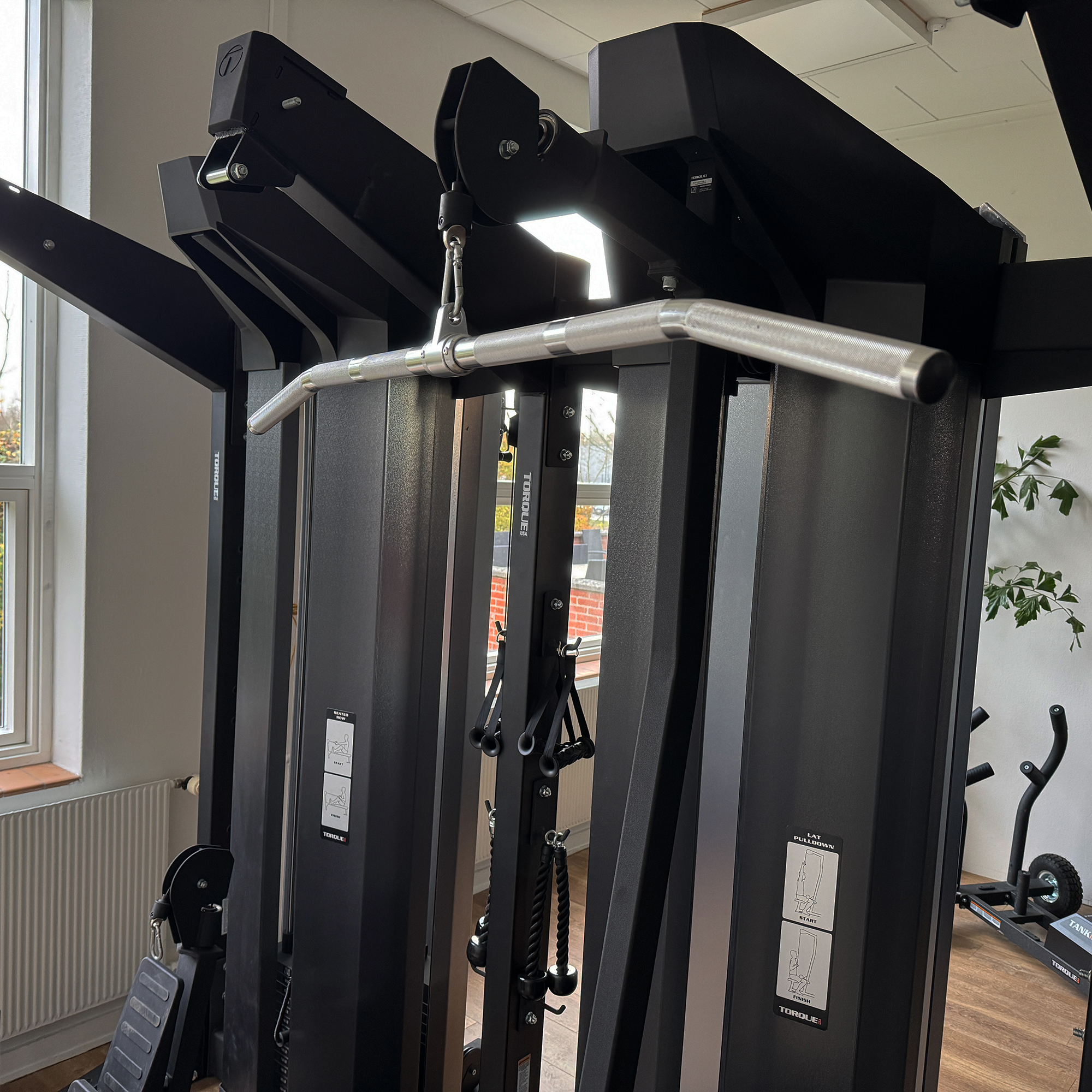 Torque Alumunium Lat Bar 