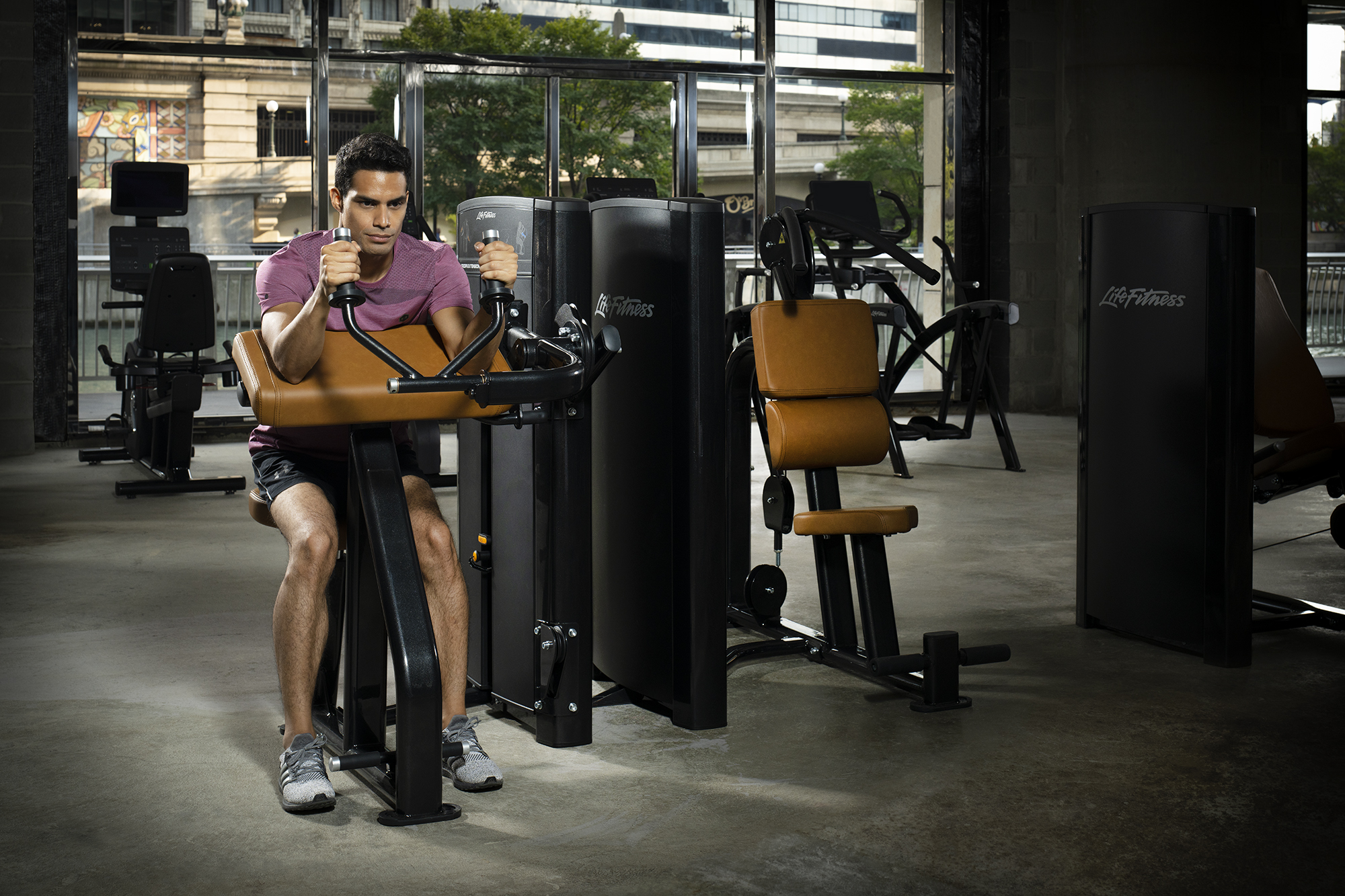 Axiom-ManOnTricepsExtension_kopier